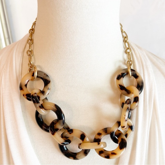 J. Crew Acrylic Tortoise Round Link Necklace Gold Tone - Picture 6 of 6
